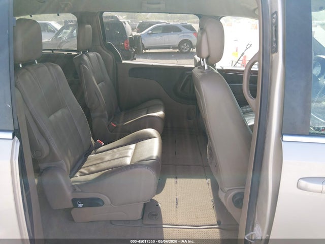 Chrysler Town & Country Touring