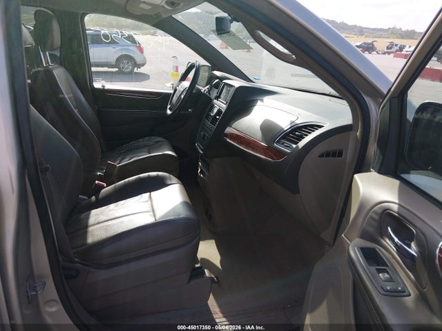 Chrysler Town & Country Touring
