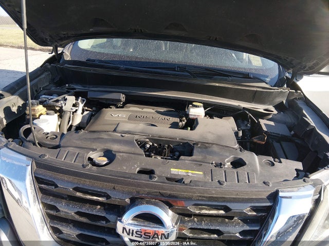 Nissan Pathfinder Platinum