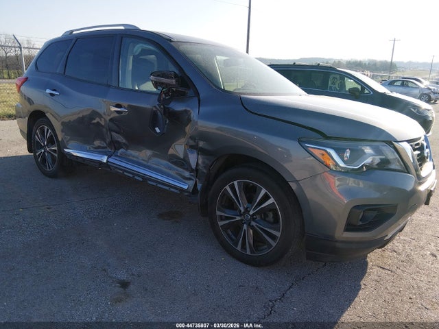 Salvage Nissan Pathfinder Image