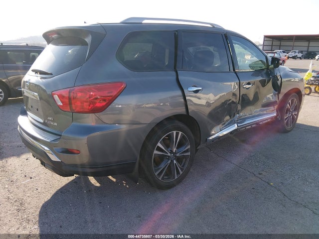 Nissan Pathfinder Platinum