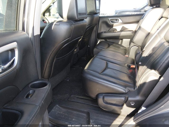 Nissan Pathfinder Platinum