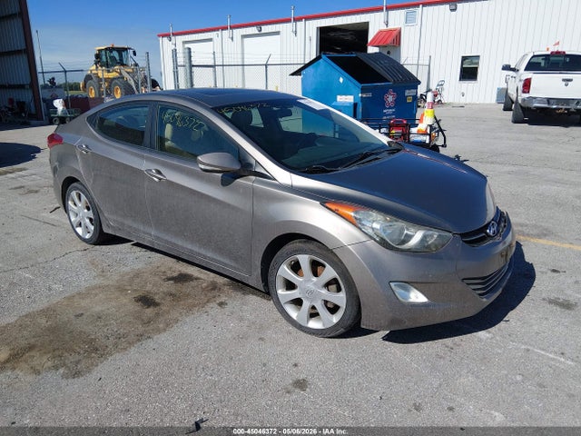Salvage Hyundai ELANTRA Image