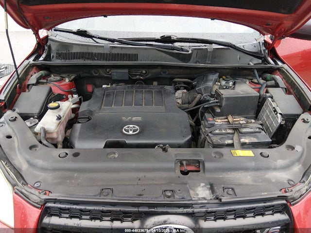 Toyota RAV4 Base V6