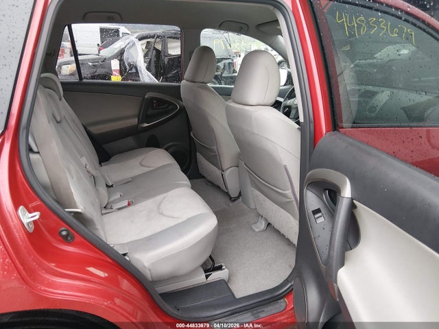 Toyota RAV4 Base V6