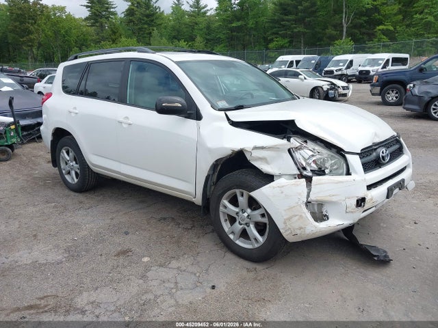 Salvage Toyota RAV4 Image