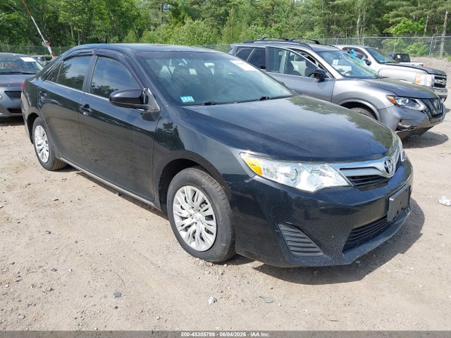 Salvage Toyota Camry Image
