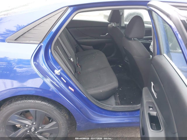 Hyundai ELANTRA Sel