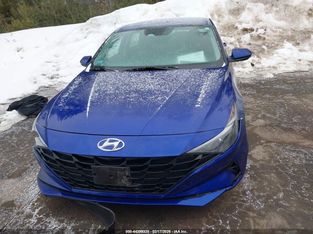 Hyundai ELANTRA Sel