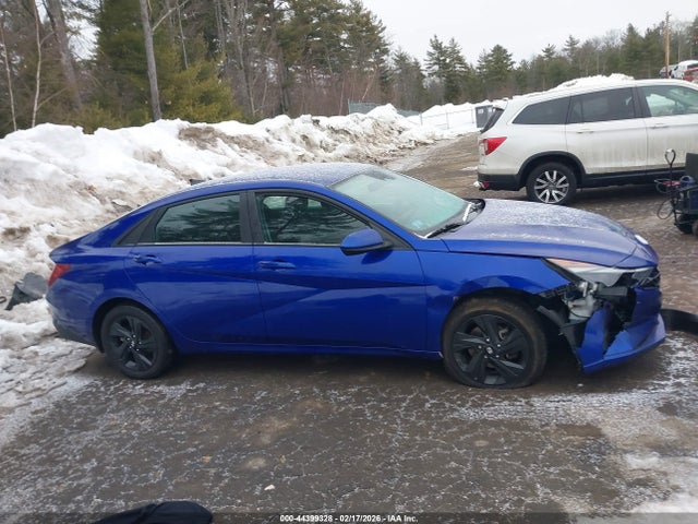Hyundai ELANTRA Sel