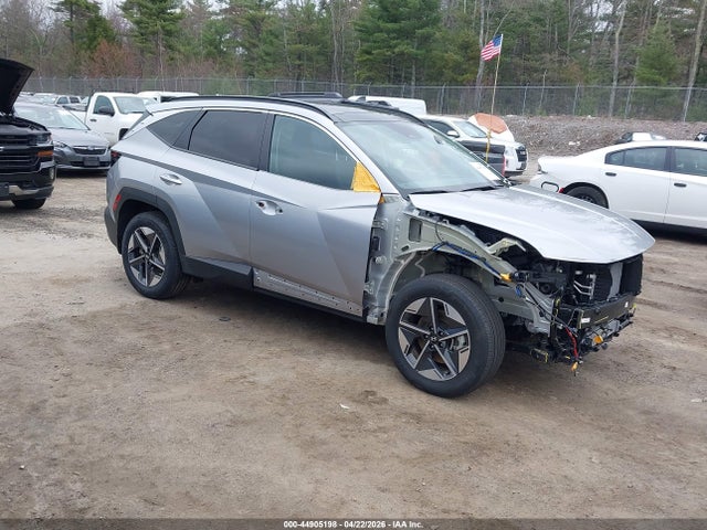 Salvage Hyundai TUCSON Image