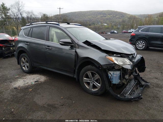 Salvage Toyota RAV4 Image