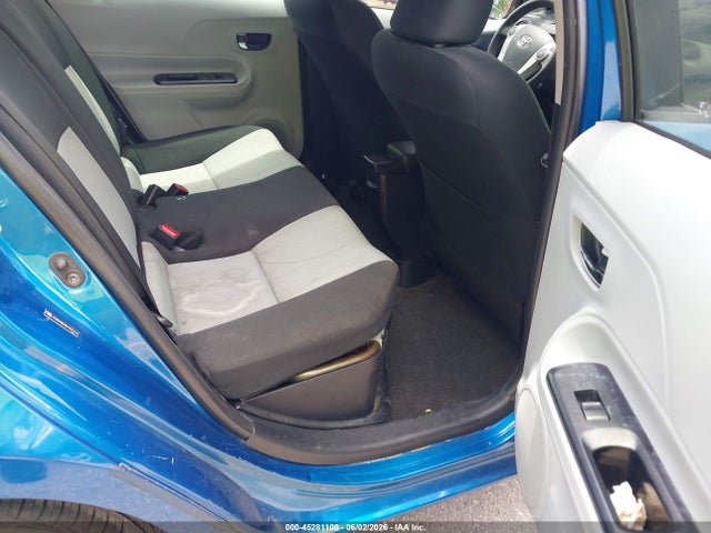 Toyota Prius c Three