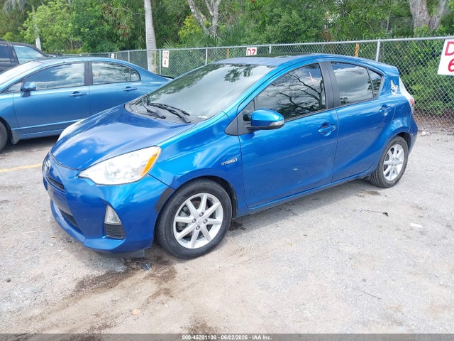Toyota Prius c Three