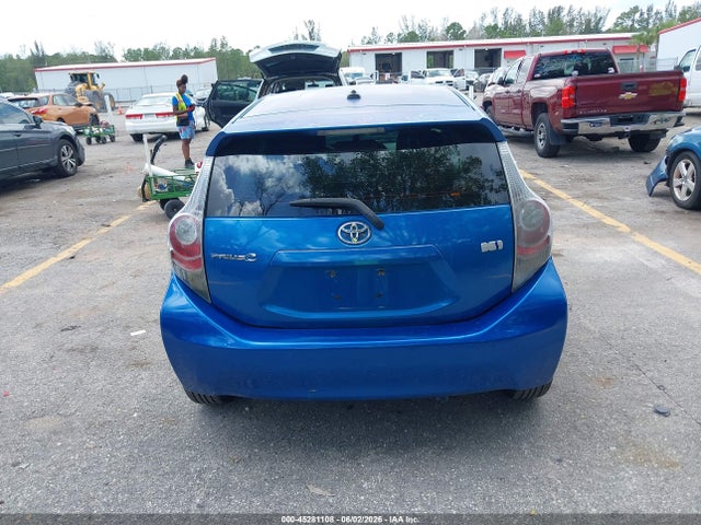 Toyota Prius c Three