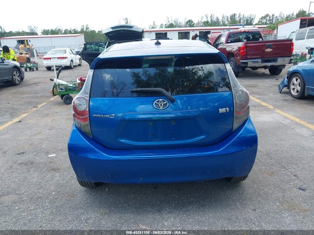 Toyota Prius c Three