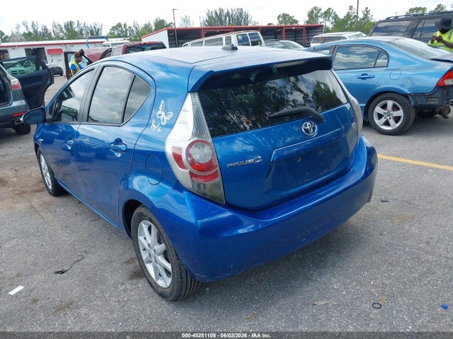 Toyota Prius c Three