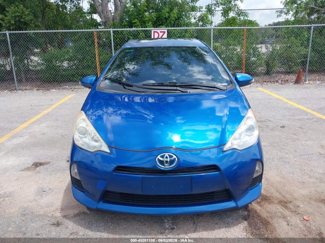 Toyota Prius c Three