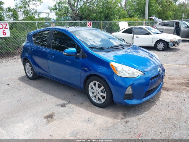 Salvage Toyota Prius c Image