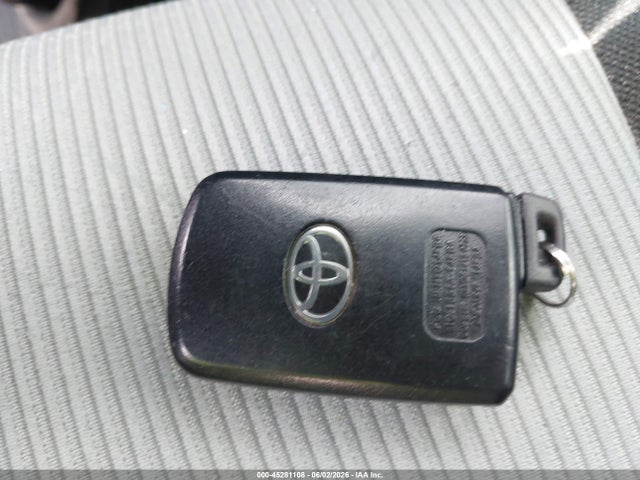 Toyota Prius c Three