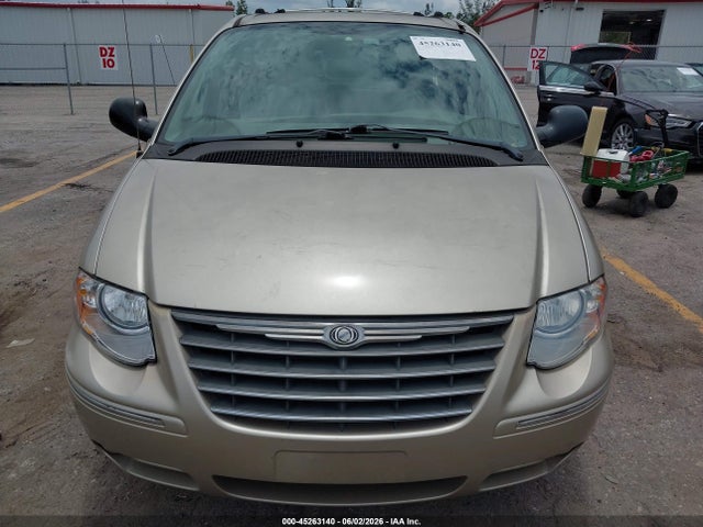 Chrysler Town & Country Limited