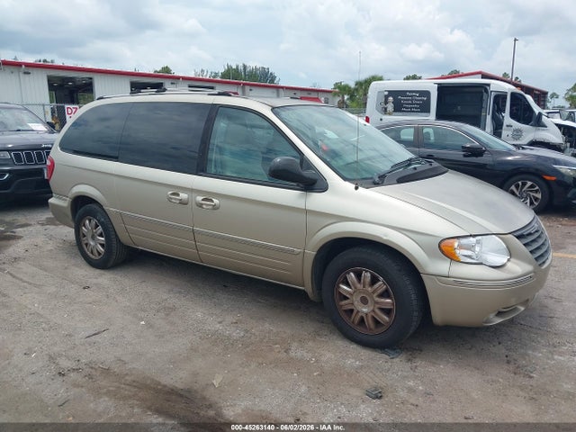 Salvage Chrysler Town & Country Image