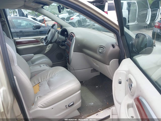 Chrysler Town & Country Limited