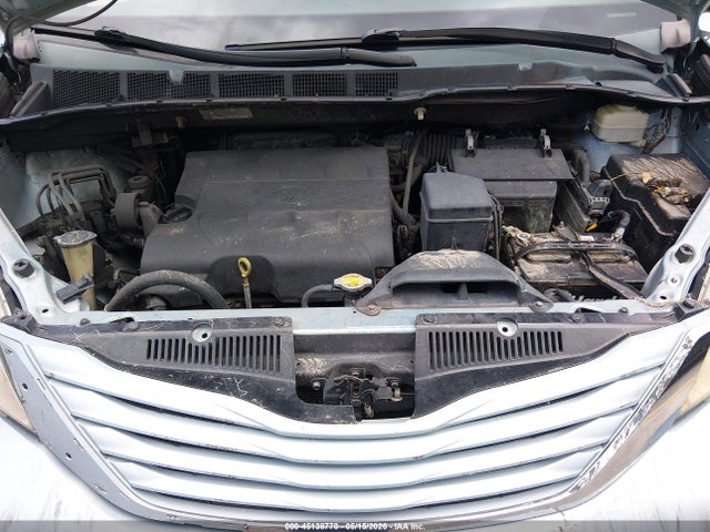 Toyota Sienna Le 8 Passenger