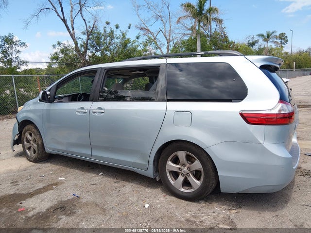 Toyota Sienna Le 8 Passenger