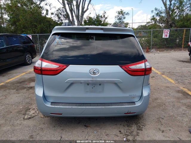 Toyota Sienna Le 8 Passenger