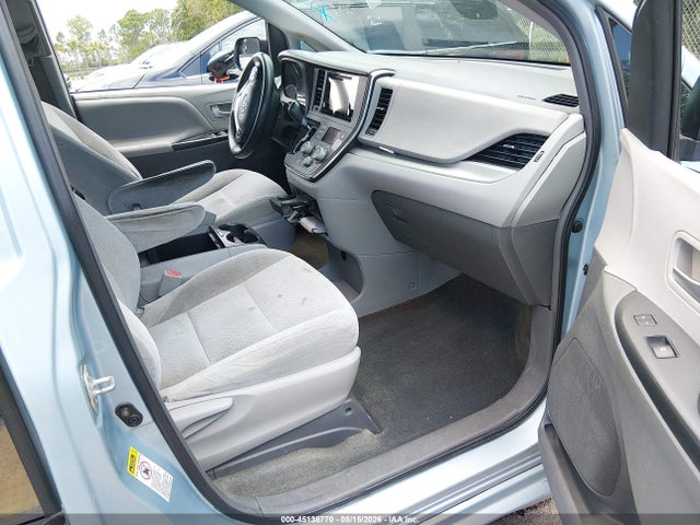 Toyota Sienna Le 8 Passenger