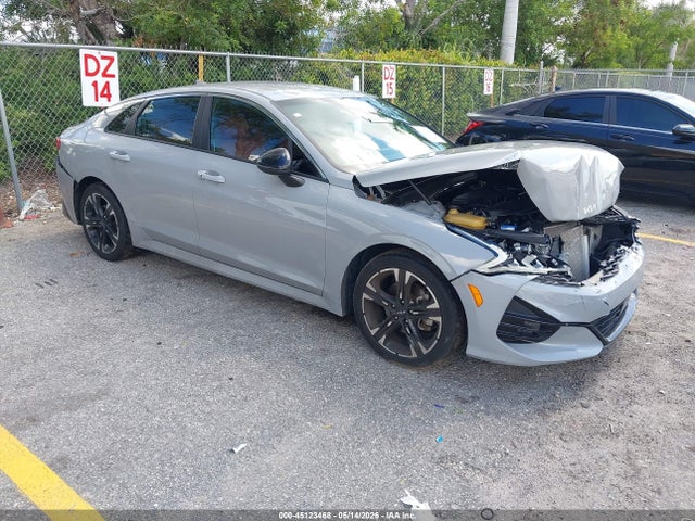 Salvage Kia K5 Image