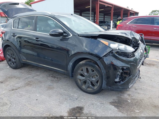Salvage Kia Sportage Image