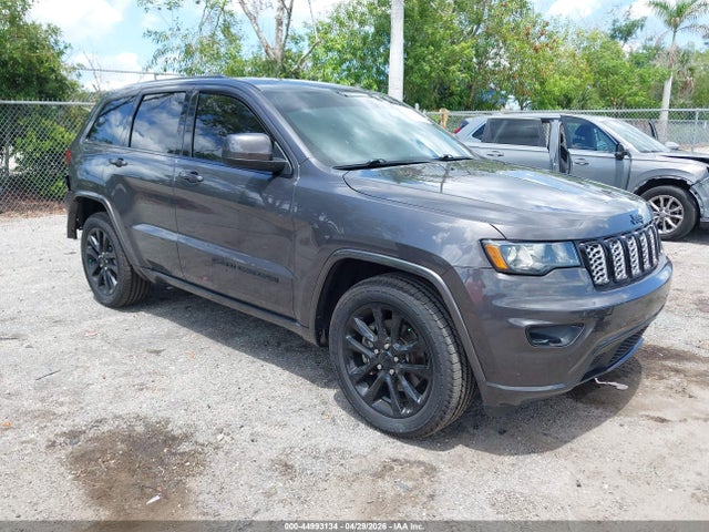 Salvage Jeep Grand Cherokee Image