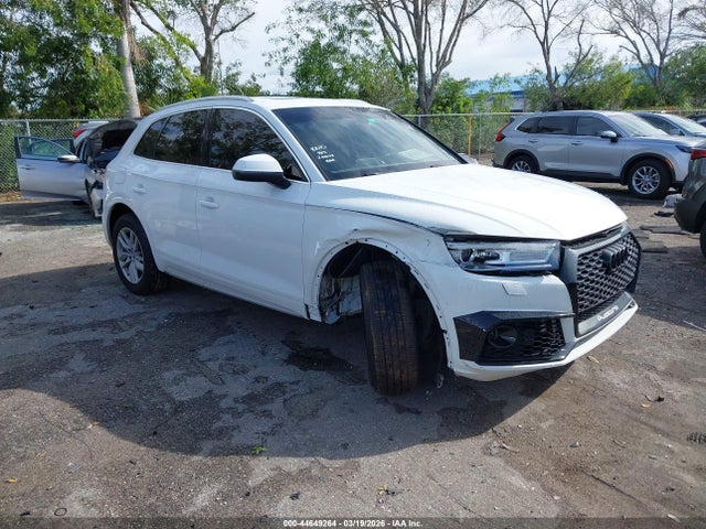 Salvage Audi Q5 Image