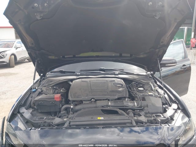 Jaguar XE 25t Premium