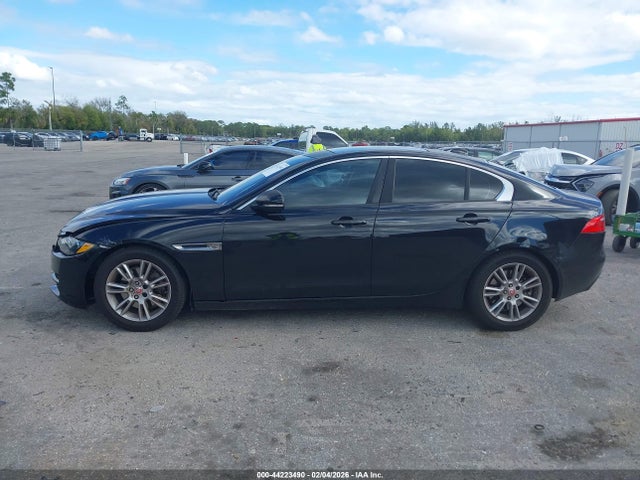 Jaguar XE 25t Premium