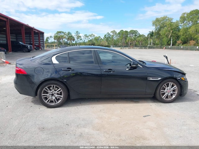 Jaguar XE 25t Premium