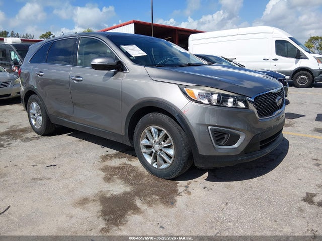 Salvage Kia Sorento Image