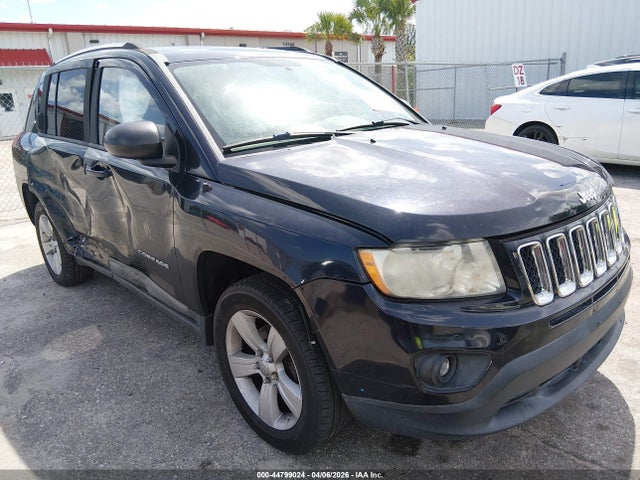 Salvage Jeep Compass Image