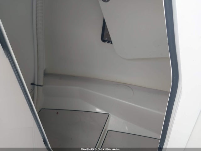 Stingray 27
