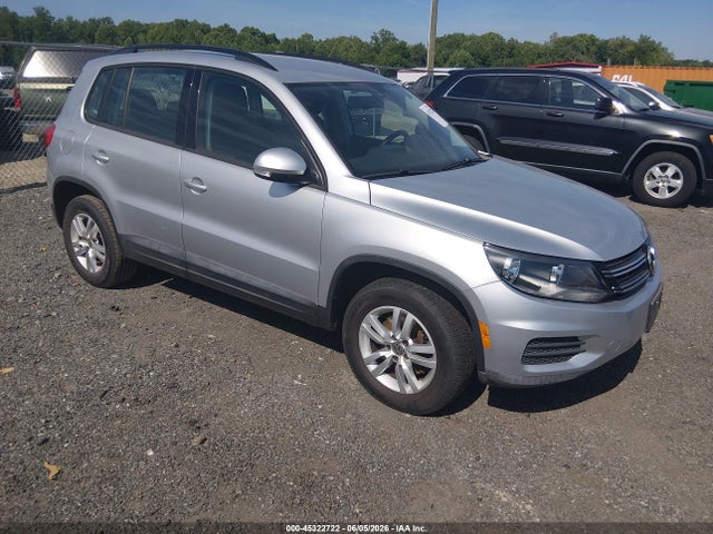 Salvage Volkswagen Tiguan Image