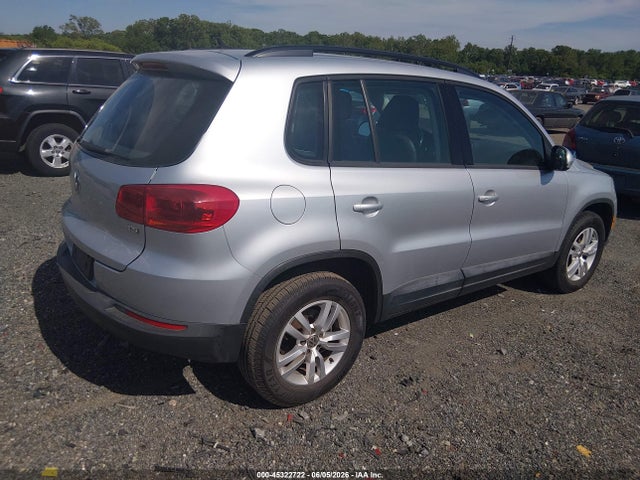 Volkswagen Tiguan S