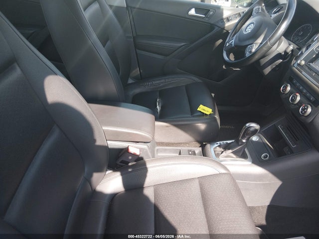 Volkswagen Tiguan S
