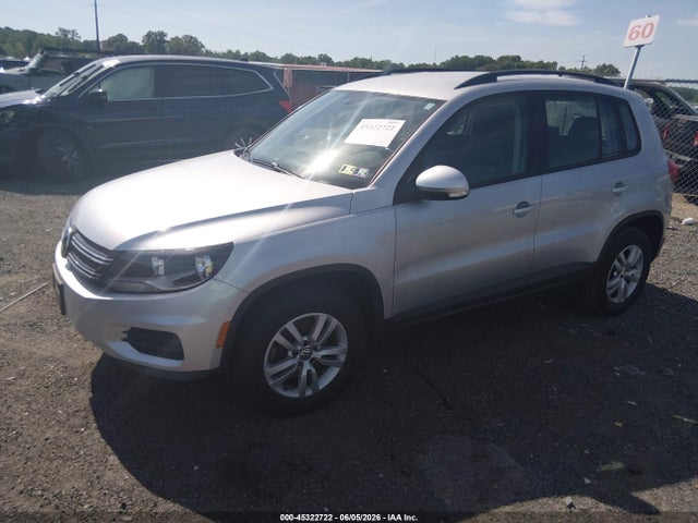 Volkswagen Tiguan S