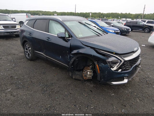 Salvage Kia Sportage Image