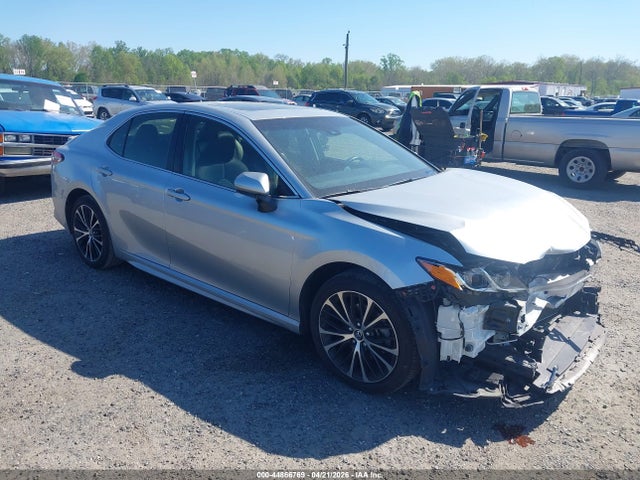 Salvage Toyota Camry Image