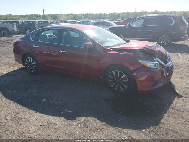 Salvage Nissan Altima Image