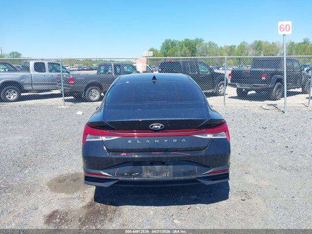 Hyundai ELANTRA Sel