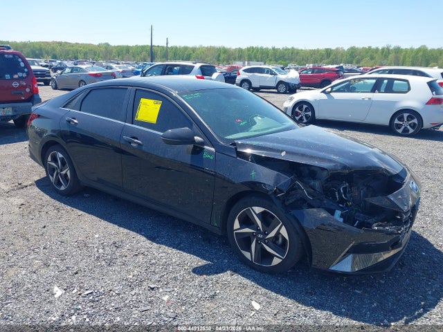 Salvage Hyundai ELANTRA Image
